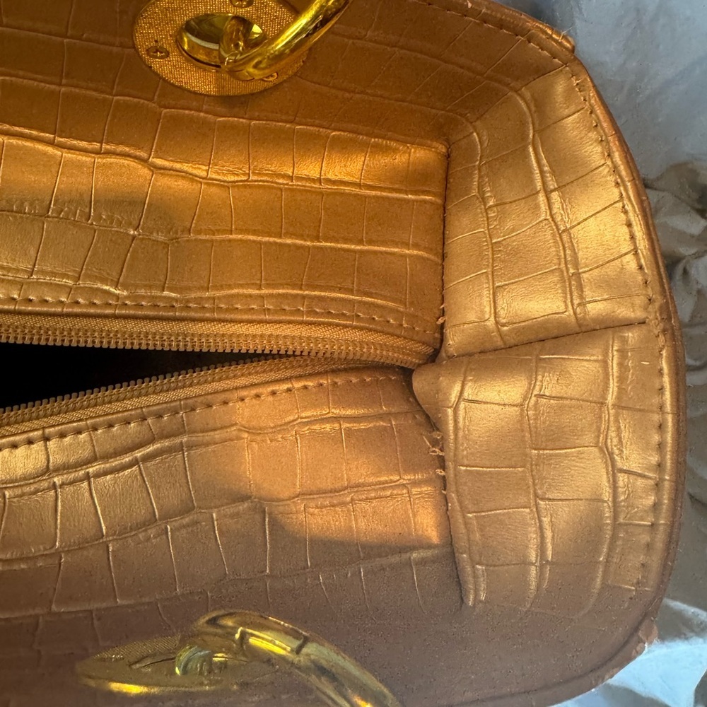 IMAN Chic Platinum Collection Metallic PINK Faux Croc City Tote -EUC SEE PICS - Picture 8 of 9